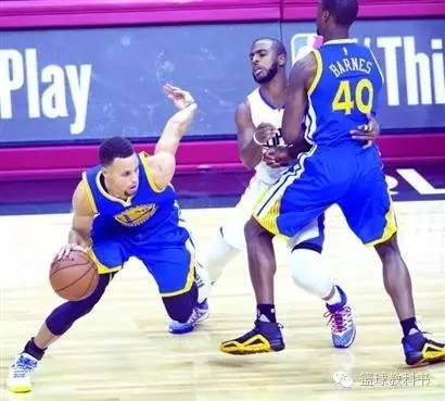 合理挡拆和挡拆犯规,你真的会体前运球吗