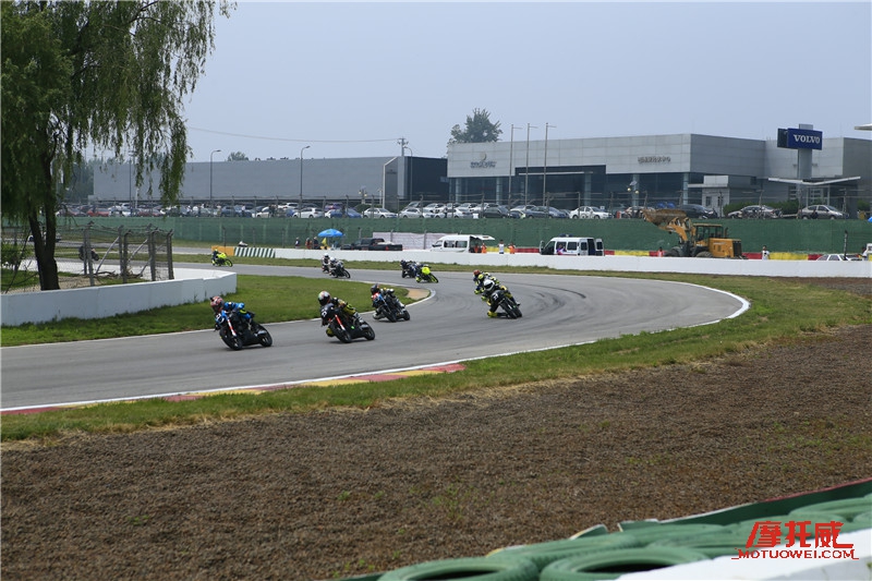 考NMB来赛车!CMBC全国摩托车场地锦标赛约战京城!