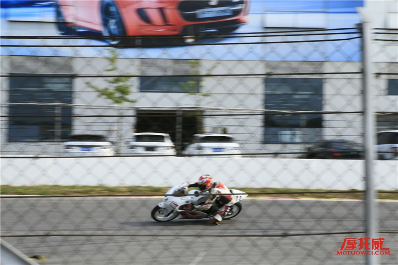 考NMB来赛车!CMBC全国摩托车场地锦标赛约战京城!