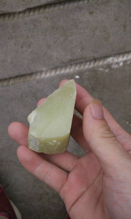 天黄,地黄,不如*疆新**老黄玉。