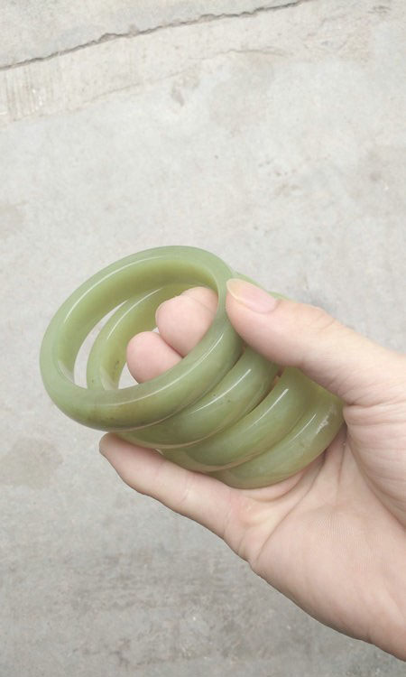 天黄,地黄,不如*疆新**老黄玉。