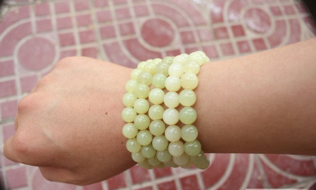 天黄,地黄,不如*疆新**老黄玉。