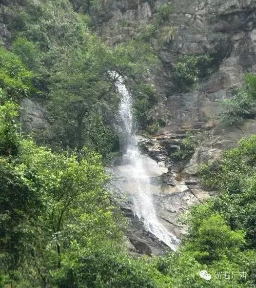 上林，有一条美如少女般不谙世事的小河