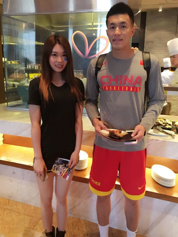 胸小惹的祸?这个空姐有颜值有身材却被男篮主力国手抛弃