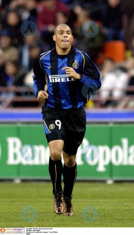 耐克足球鞋刺客纪念款解析,耐克足球鞋刺客进化史