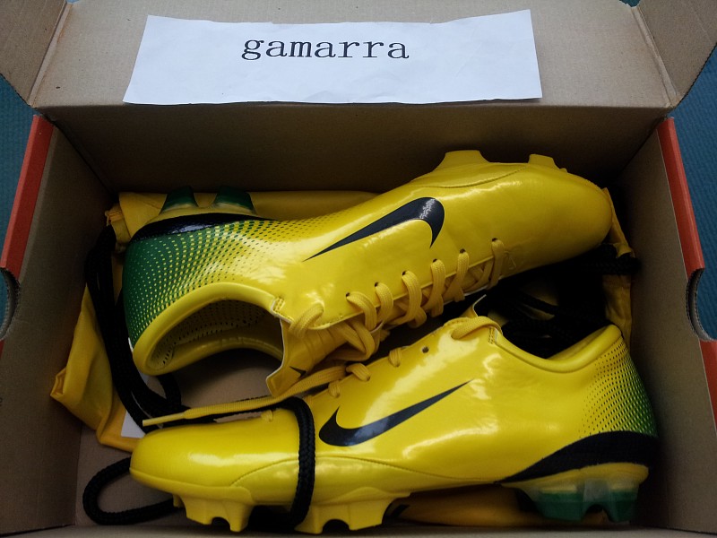 耐克足球鞋刺客纪念款解析,耐克足球鞋刺客进化史