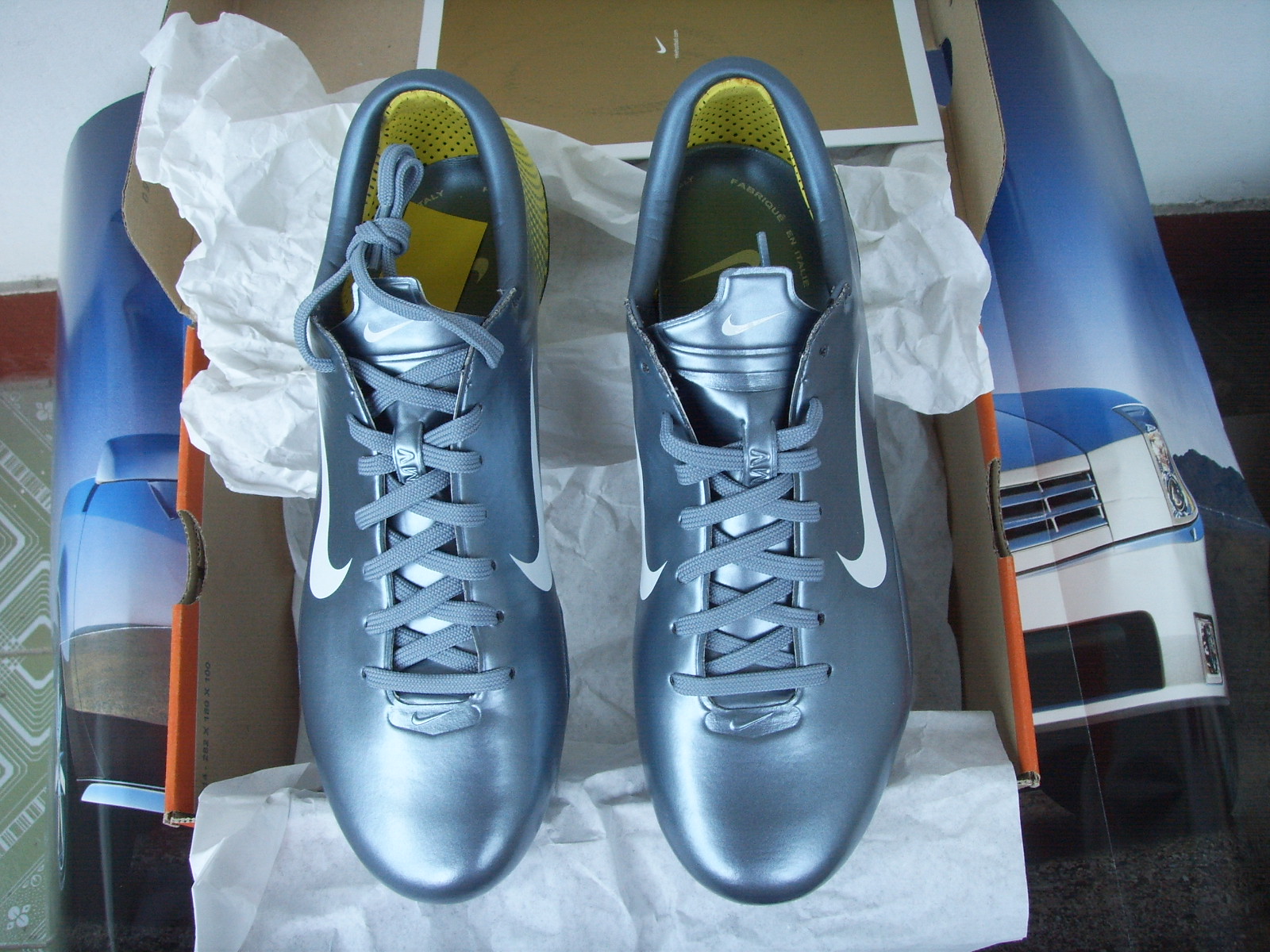 耐克足球鞋刺客纪念款解析,耐克足球鞋刺客进化史