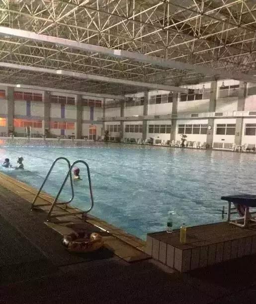 清凉一夏亲子游泳池,去西安游泳推荐哪个游泳馆