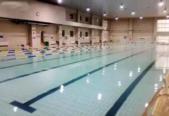 清凉一夏亲子游泳池,去西安游泳推荐哪个游泳馆