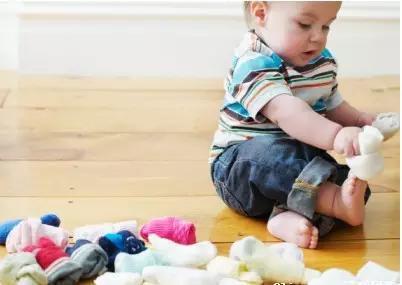 怎么给宝宝选合适脚码的鞋子,宝宝小脚丫适合穿什么鞋