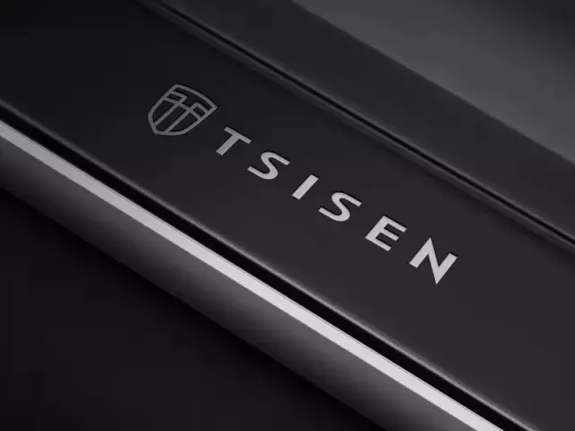 5名本科生,每天只睡6小时,1辆电动轿跑真车,惊艳全场