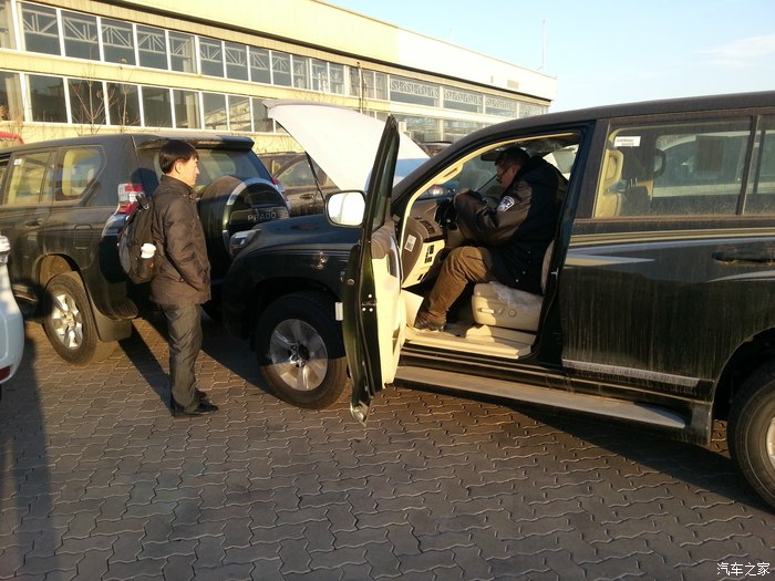 普拉多4000和兰德酷路泽4000油耗,lc250普拉多2.4t百公里油耗