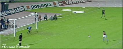 帕年卡点球教学,76年帕年卡勺子点球