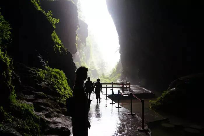 巴马世界旅居圣地,广西巴马长寿圣殿图片