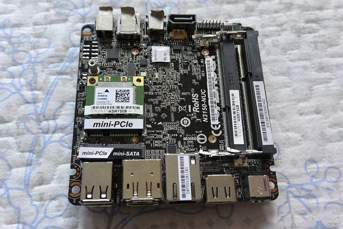 欧洲杯就要看得爽，把C罗射到墙上要如何diy