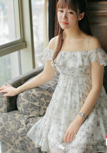 女夏季小碎花吊带裙潮款,夏季碎花温柔气质复古