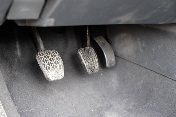 海马m61.5t手动测评,17年自动1.5t海马m6评测