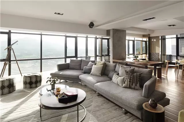 白乳胶能粘马桶底边吗,白乳胶是用来粘什么材料的