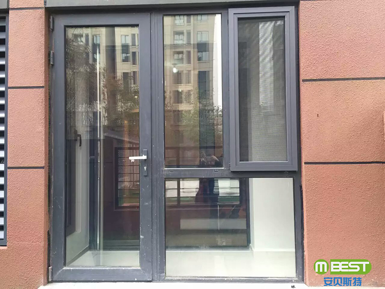这才是真正的隔音窗,防盗且有纱窗的门