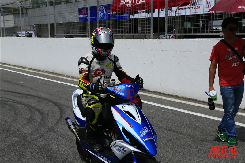 考NMB来赛车!CMBC全国摩托车场地锦标赛约战京城!