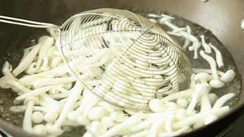 连云港特色辣卤海鲜,最好吃的海鲜辣卤