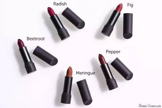 它既是女人们迷人的必备品,但它也是是女人的毒药!