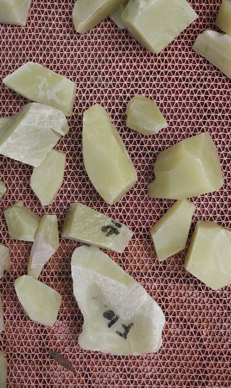 天黄,地黄,不如*疆新**老黄玉。