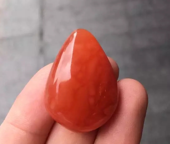 血蜜蜡的颜色是用钴60做的吗,琥珀蜜蜡价格内幕