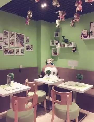 漫步在静谧的小巷里,漫步在青石板小巷吹着晚风