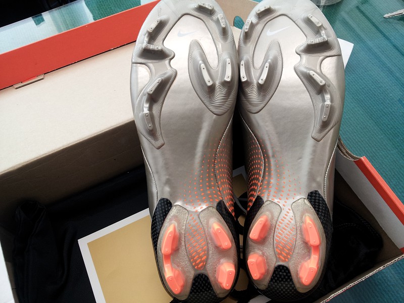 耐克足球鞋刺客纪念款解析,耐克足球鞋刺客进化史