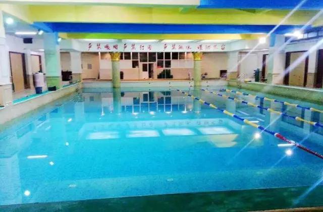 清凉一夏亲子游泳池,去西安游泳推荐哪个游泳馆