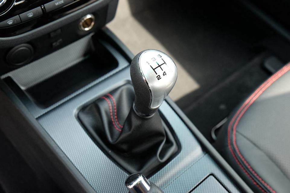 海马m61.5t手动测评,17年自动1.5t海马m6评测