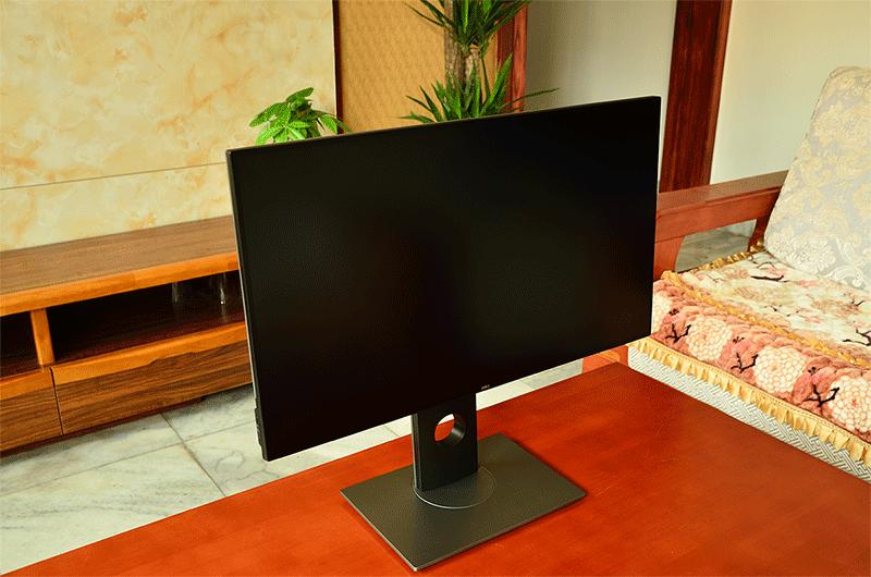 人们常说内行看门道外行看热闹,戴尔显示器为什么那么多线屏