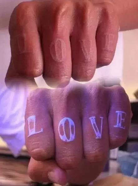 荧光纹身与鸽子血纹身,炫酷的荧光纹身