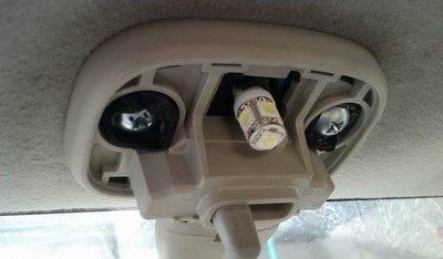 为什么我的中央后视镜会掉下来？