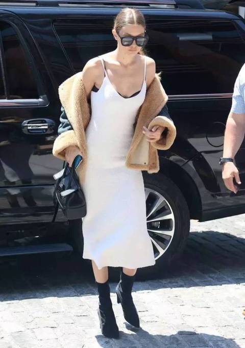 夏天想要一条好看的吊带裙,今年夏天的第一条吊带裙