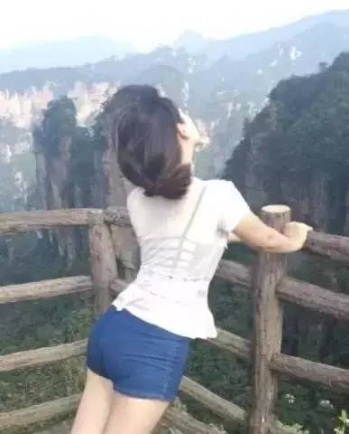 来两瓶冰镇啤酒搞笑,来一瓶冰啤酒搞笑