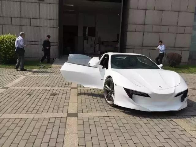 5名本科生,58天每天只睡6小时,造1辆电动超跑,惊艳全国!