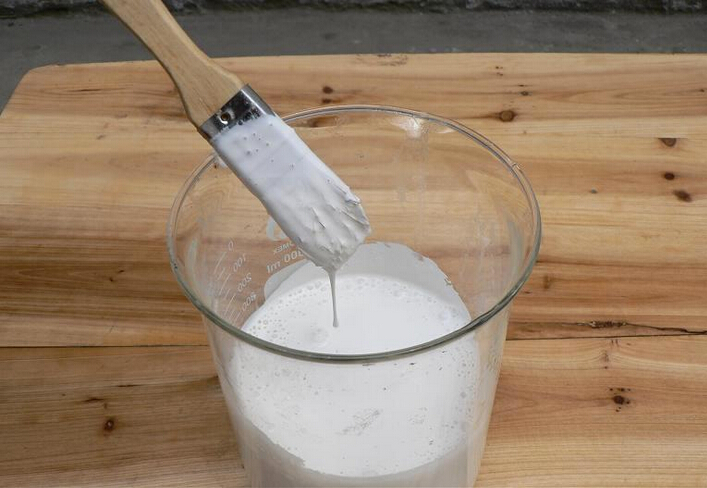 白乳胶能粘马桶底边吗,白乳胶是用来粘什么材料的