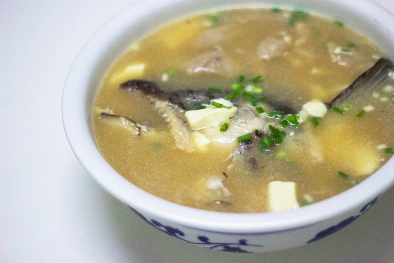正宗三文鱼头豆腐汤怎么炖,辣三文鱼头豆腐汤