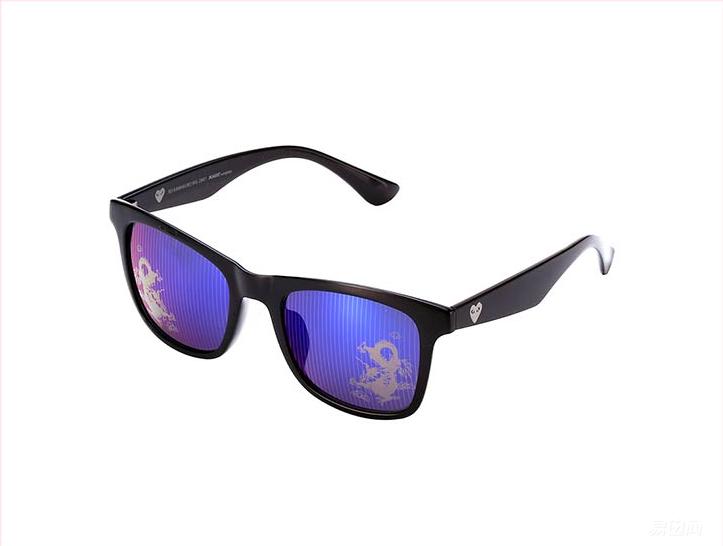 戴上墨镜也挺酷的,戴上超好看的墨镜