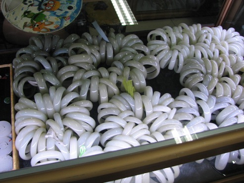 新疆和田玉器华凌批发市场,和田大型玉石店