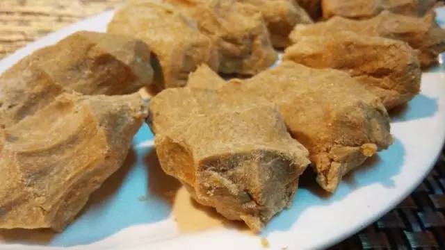 日照有什么好玩的地方,日照金山