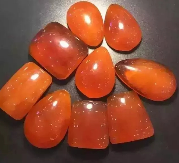 血蜜蜡的颜色是用钴60做的吗,琥珀蜜蜡价格内幕