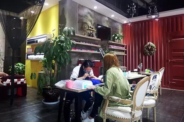 昆明新亚洲体育城适合约会的地方,昆明新亚洲体育城七掌柜自助火锅