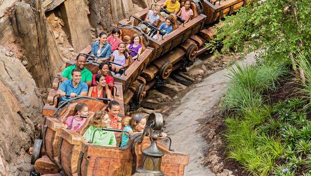 迪士尼不能带自拍杆个人怎么拍照,去上海迪士尼可以带自拍杆进去吗