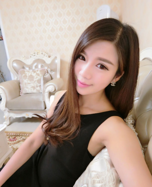 胸小惹的祸?这个空姐有颜值有身材却被男篮主力国手抛弃