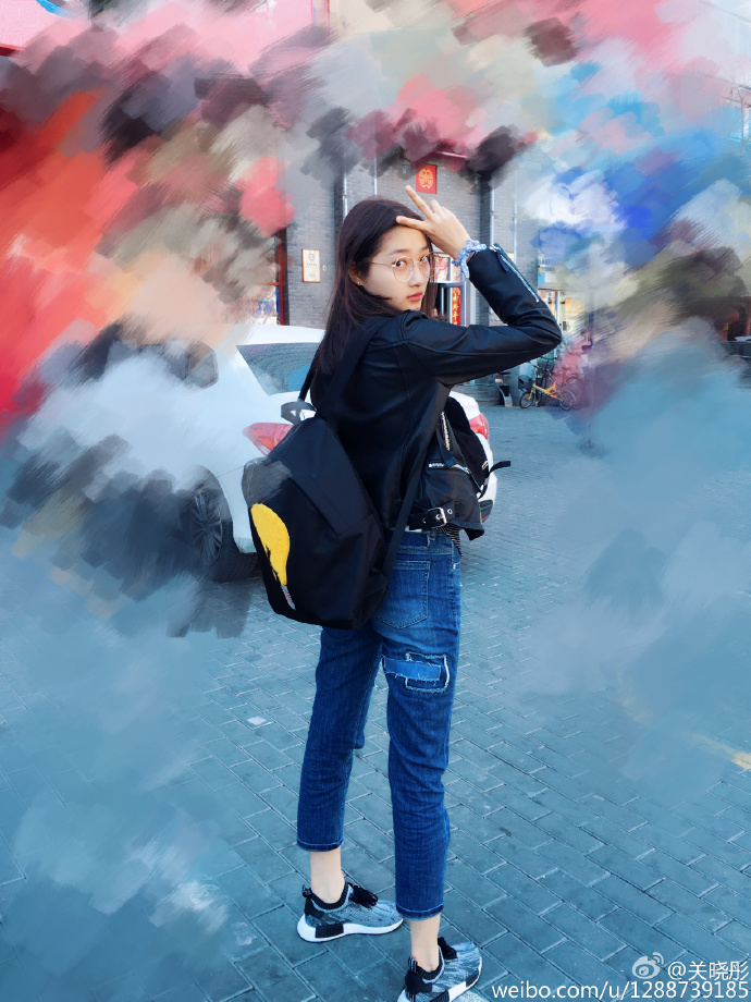 国民闺女关晓彤不愧是宝藏女孩,国民闺女关晓彤包包