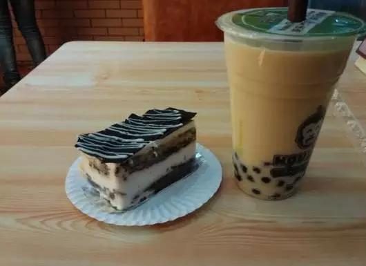 漫步在静谧的小巷里,漫步在青石板小巷吹着晚风