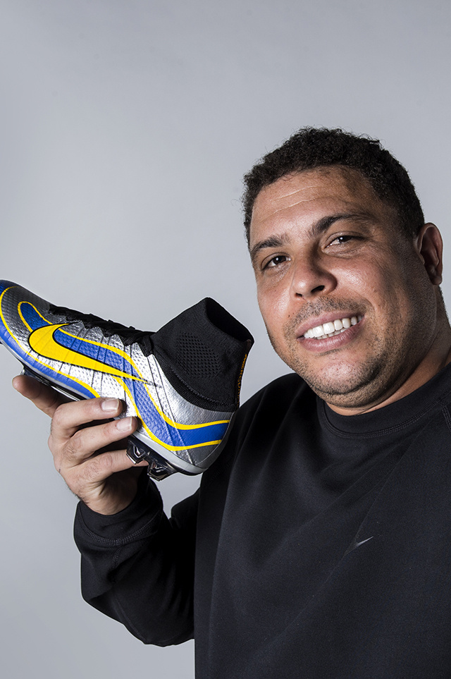 耐克足球鞋刺客纪念款解析,耐克足球鞋刺客进化史